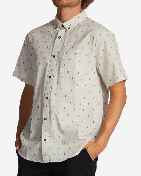 hombres crema Billabong camisa de manga corta de jacquard todo el día 04LD408